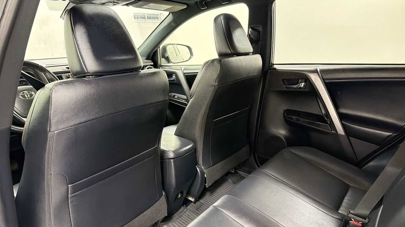 Thumbnail: 2017 Toyota RAV4 - 25