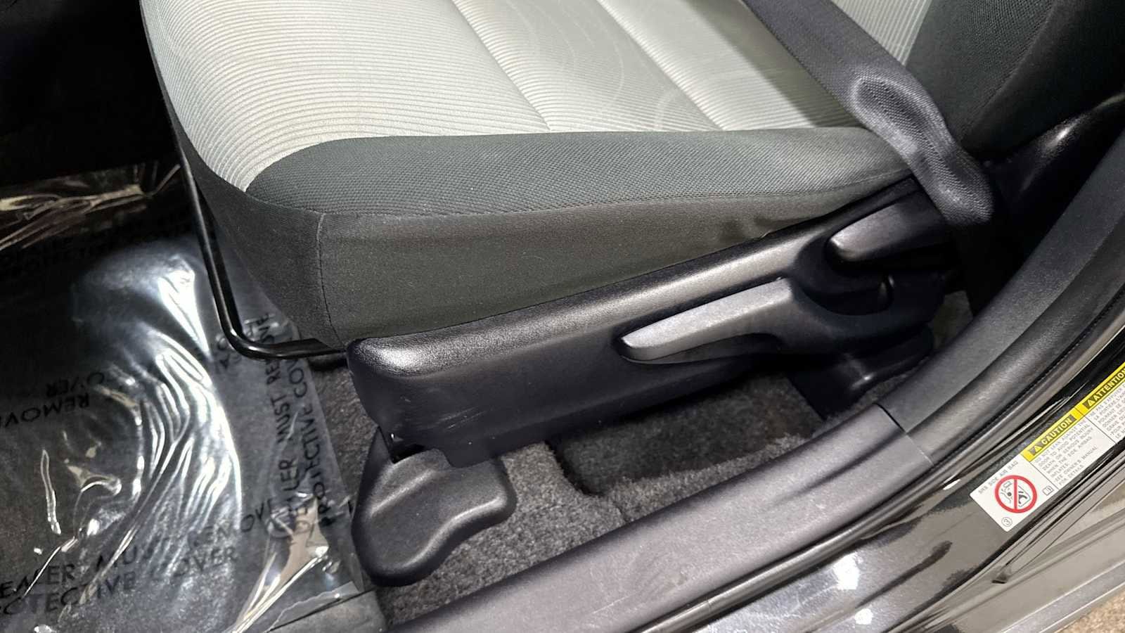 Thumbnail: 2016 Toyota Prius c - 14