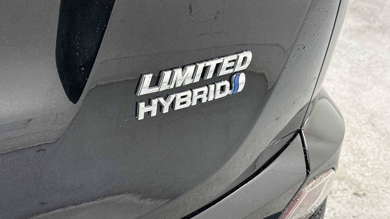 Thumbnail: 2017 Toyota RAV4 - 29