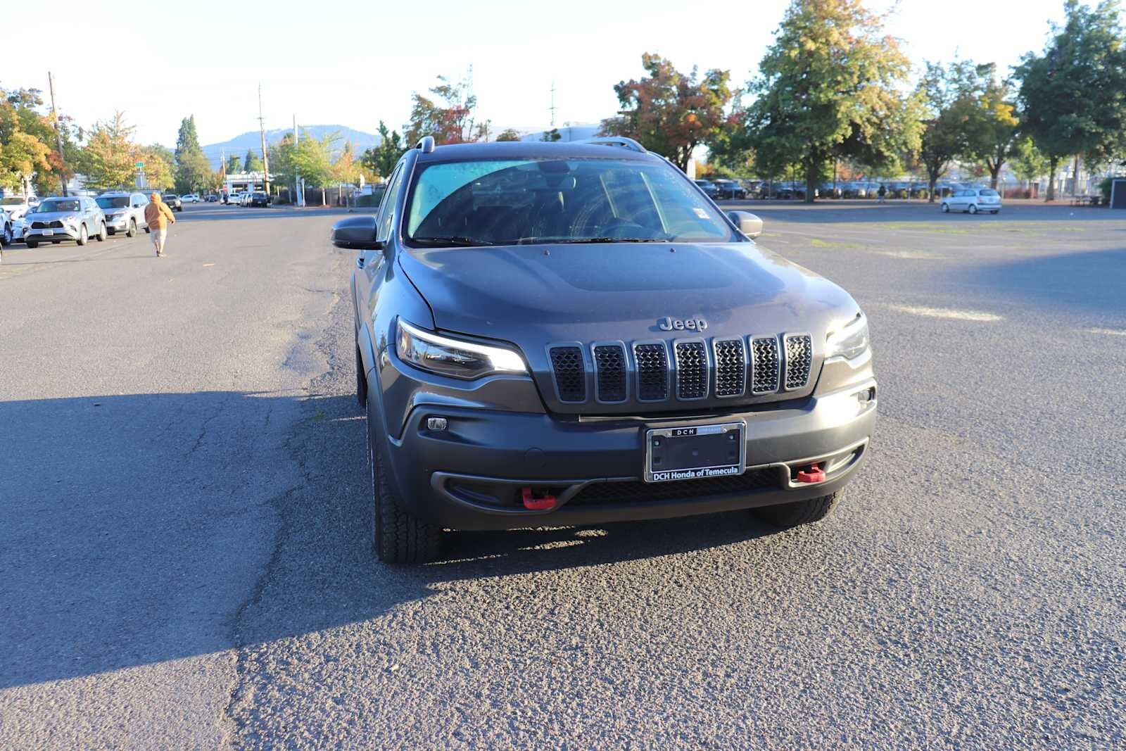 2020 Jeep Cherokee Trailhawk photo 2