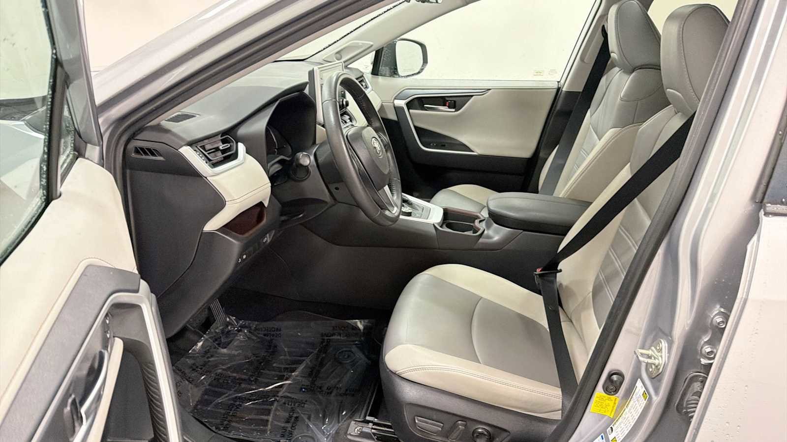 Thumbnail: 2021 Toyota RAV4 - 13