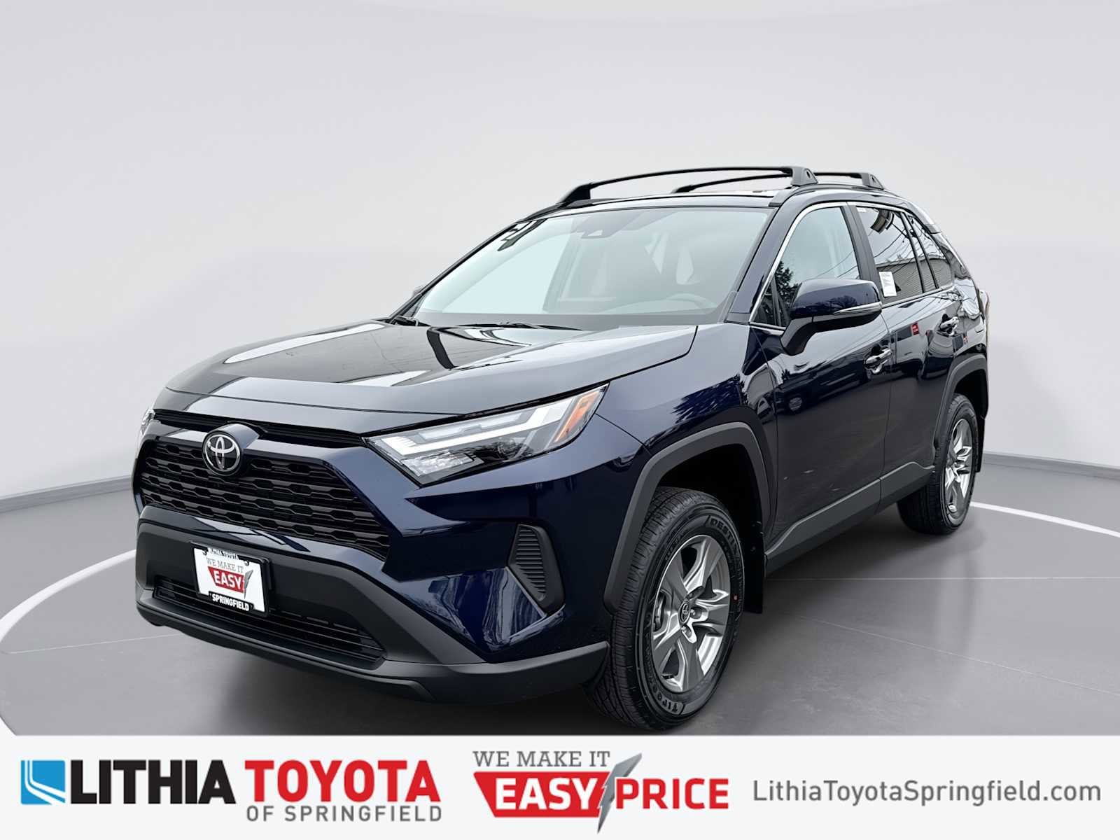 2025 Toyota RAV4 XLE's photo