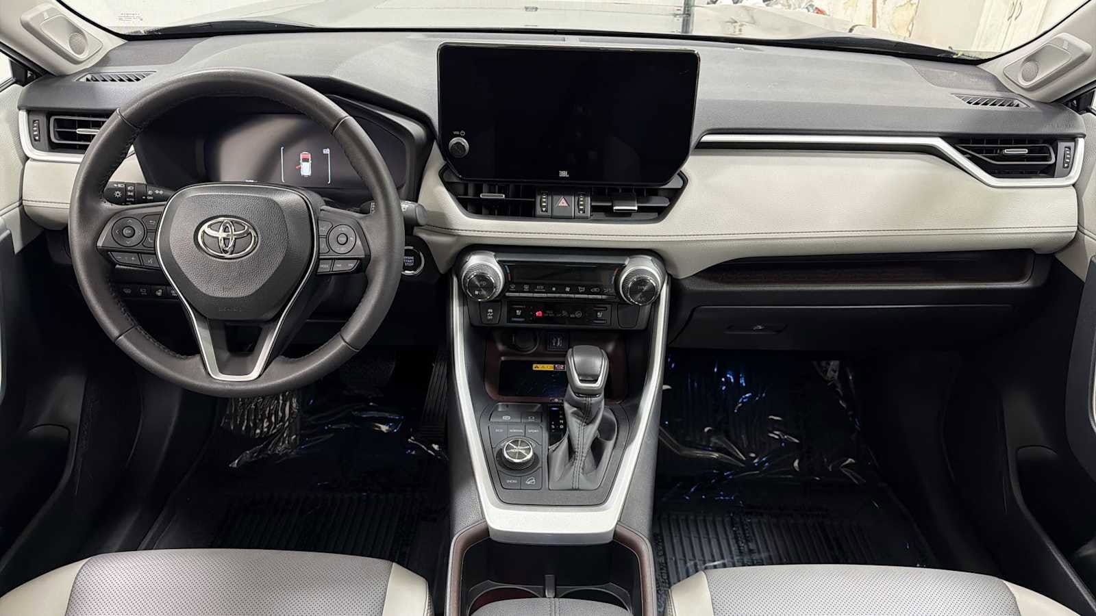 Thumbnail: 2025 Toyota RAV4 - 27