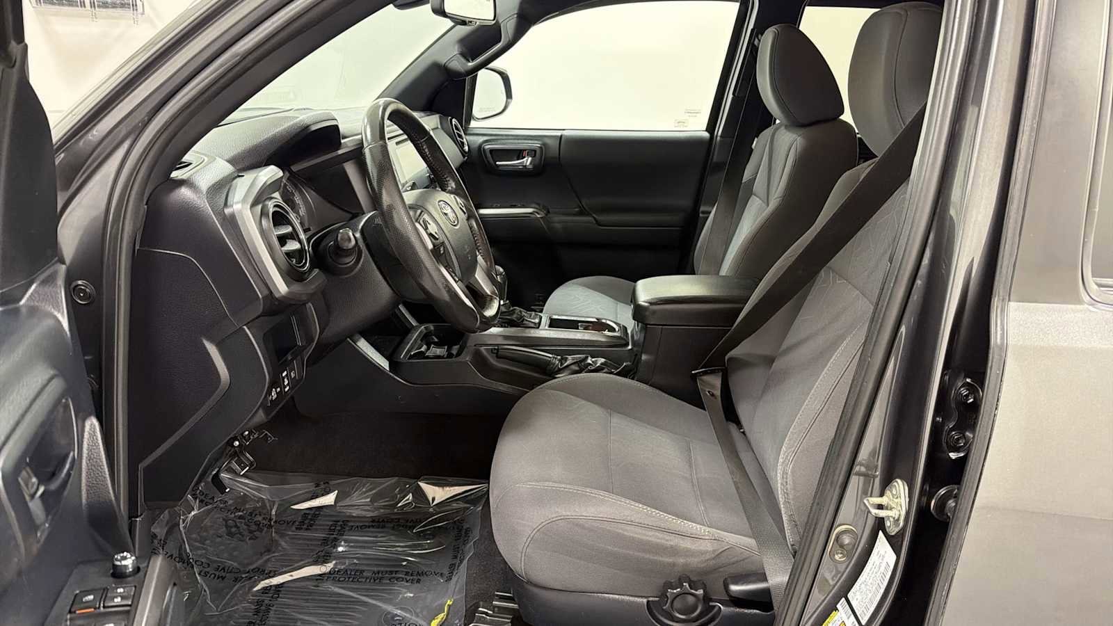 Thumbnail: 2018 Toyota Tacoma - 13