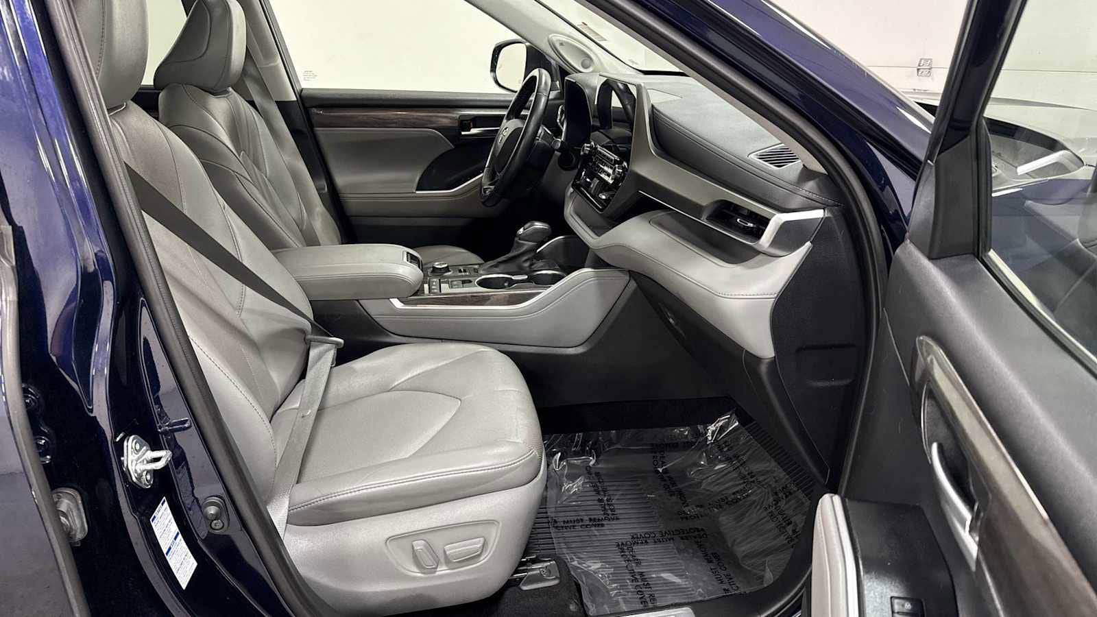 Thumbnail: 2021 Toyota Highlander - 31