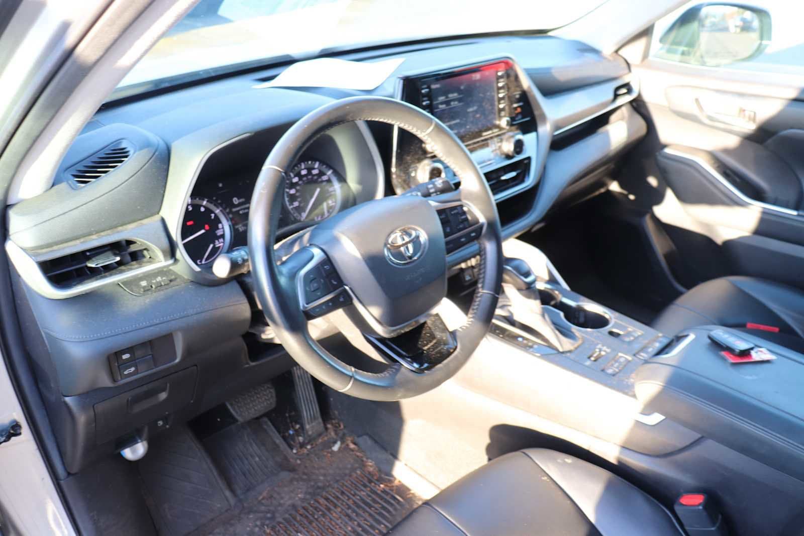 Thumbnail: 2021 Toyota Highlander - 10