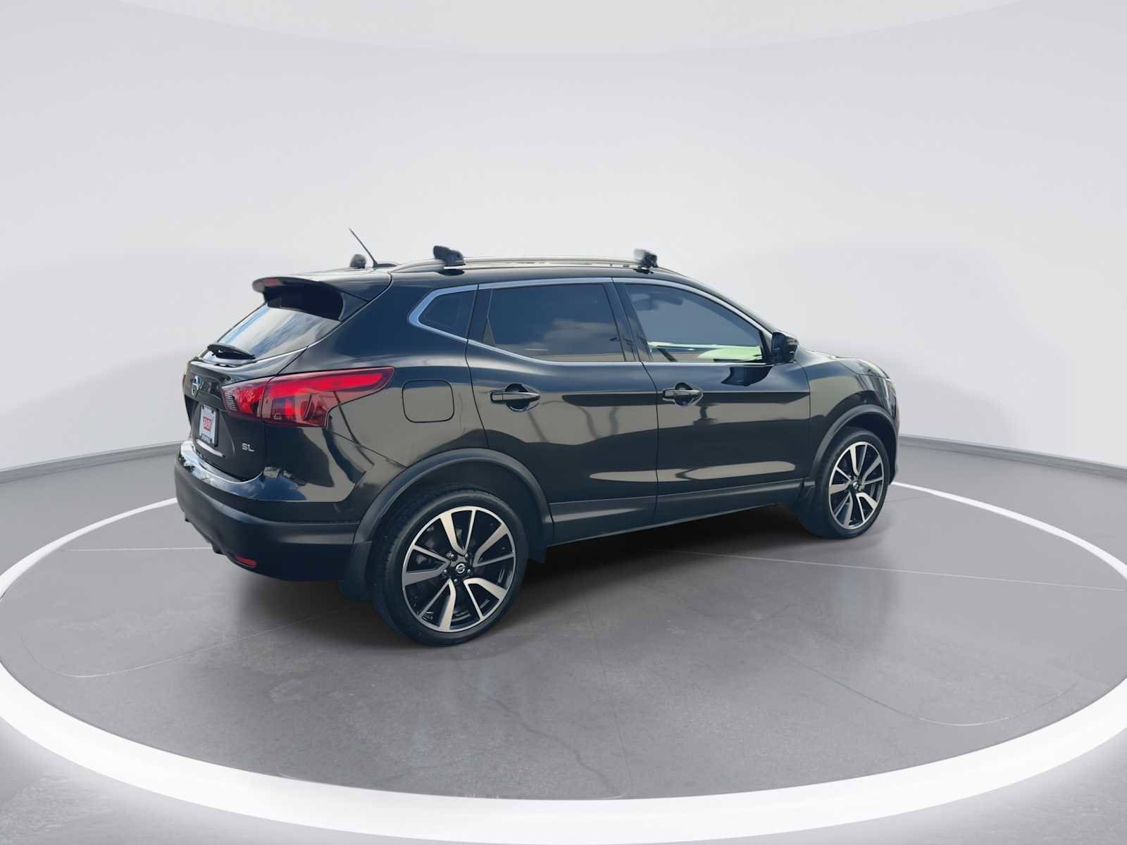 Thumbnail: 2018 Nissan Rogue Sport - 8