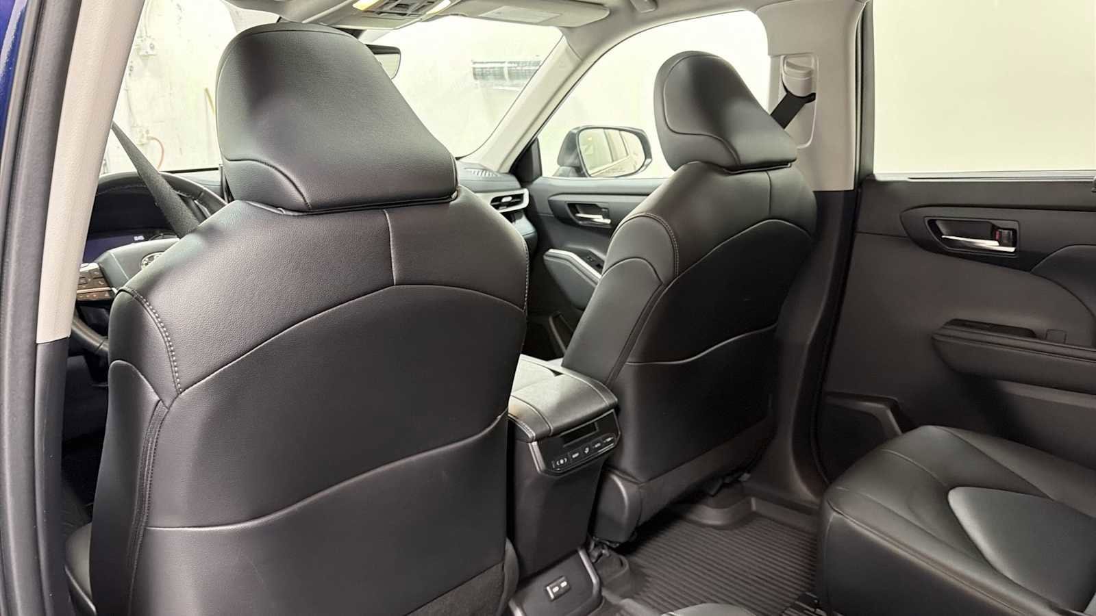 Thumbnail: 2024 Toyota Highlander - 27