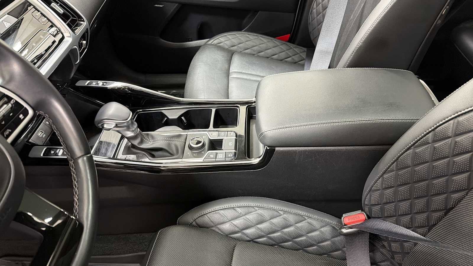 Thumbnail: 2023 Kia Sorento - 23