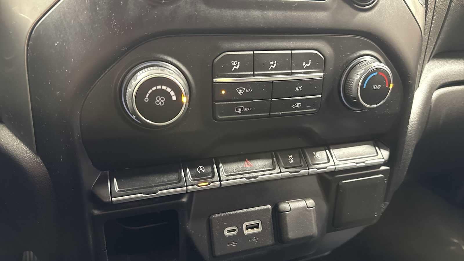 Thumbnail: 2020 Chevrolet Silverado 1500 - 21