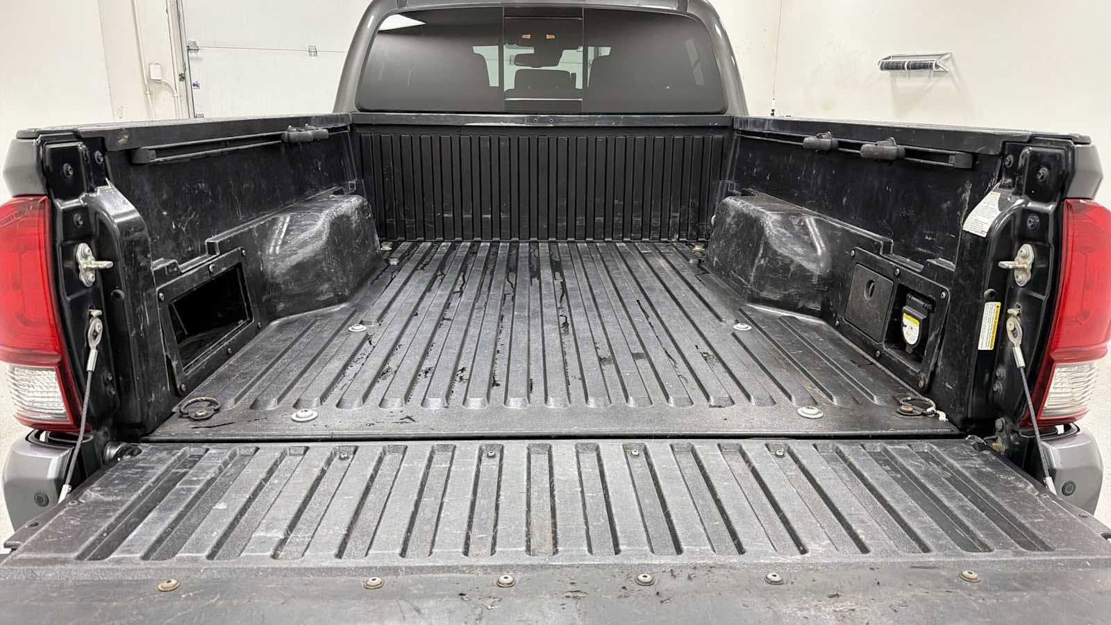 Thumbnail: 2018 Toyota Tacoma - 28