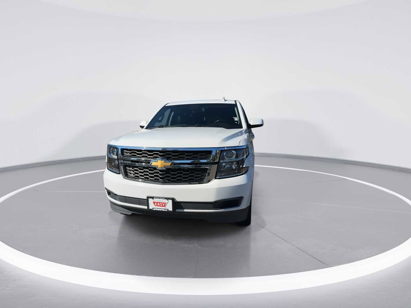 2019 Chevrolet Suburban LT photo 3