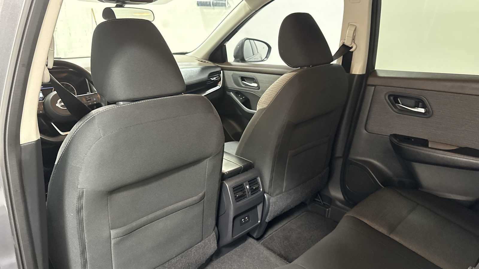 Thumbnail: 2022 Nissan Rogue - 24