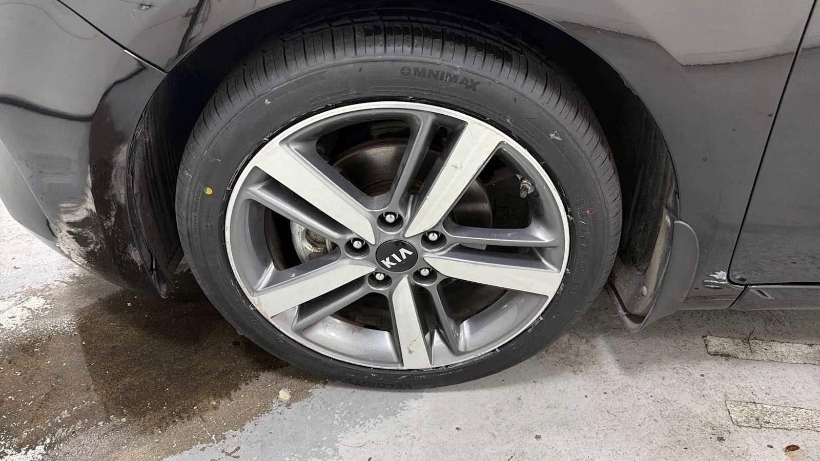 Thumbnail: 2017 Kia Forte - 10