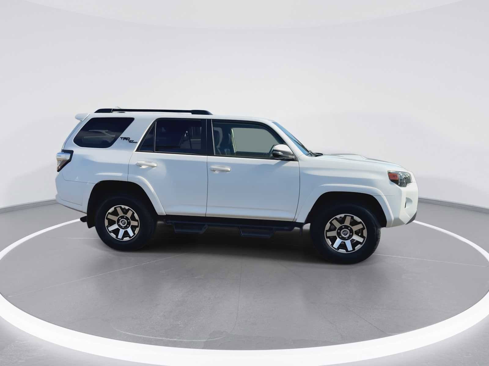 Thumbnail: 2022 Toyota 4Runner - 9