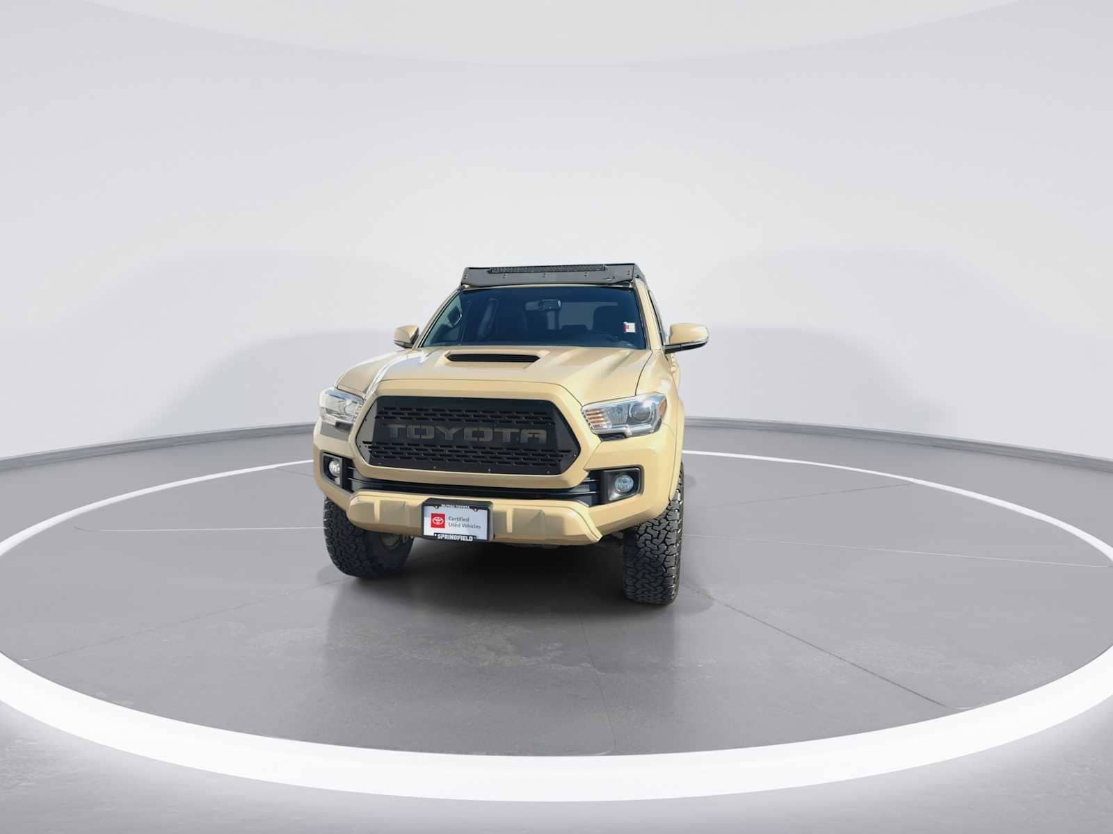 Thumbnail: 2017 Toyota Tacoma - 3