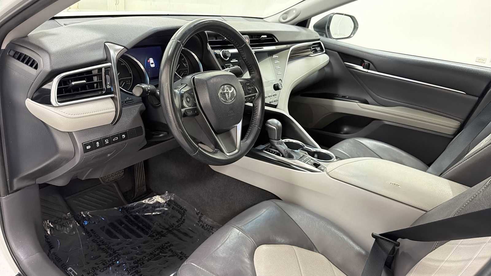 Thumbnail: 2018 Toyota Camry - 12