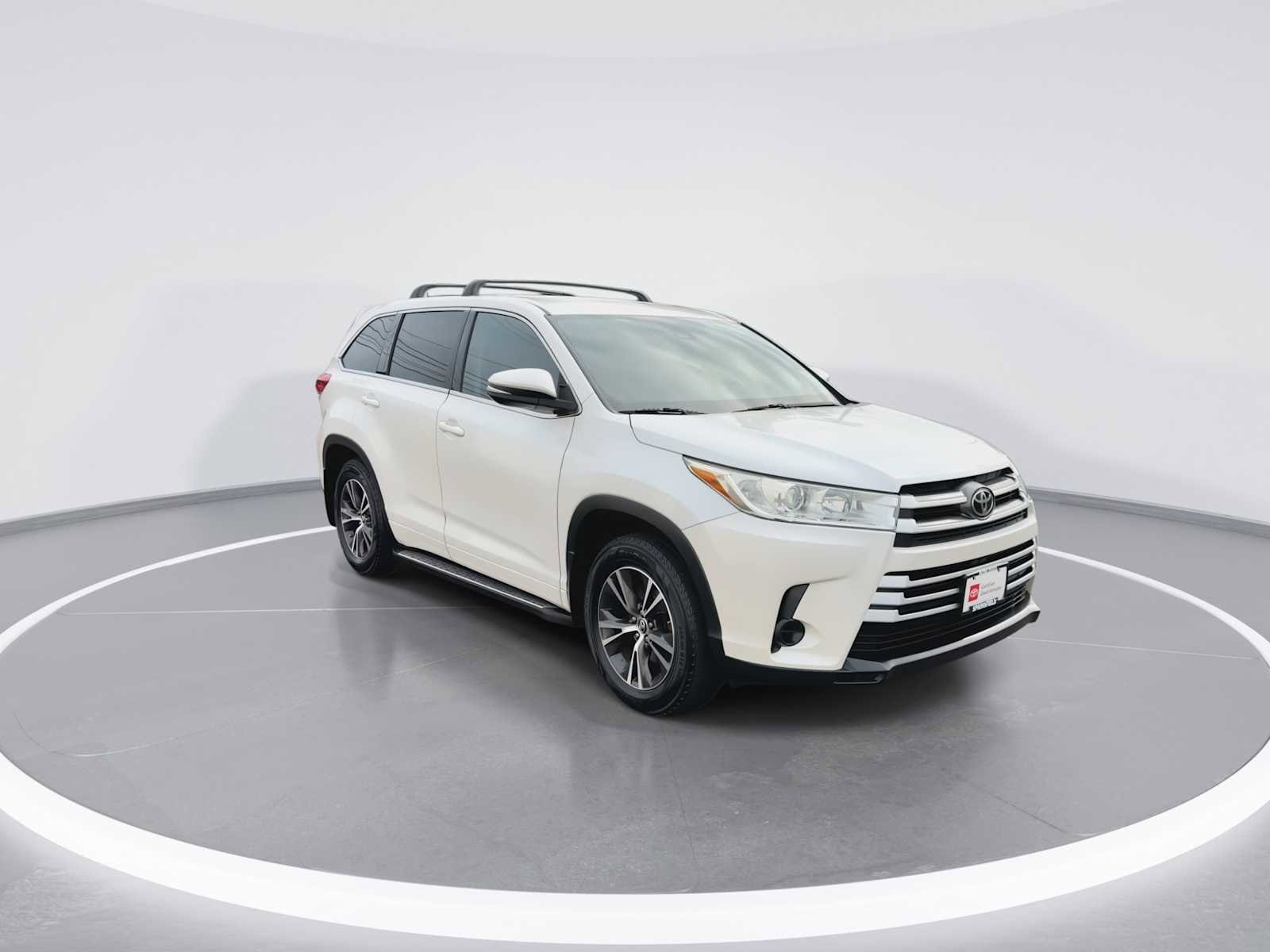Thumbnail: 2017 Toyota Highlander - 2