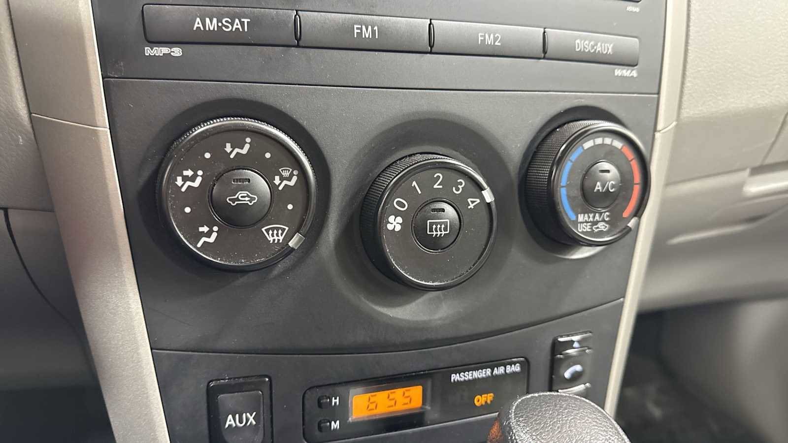 Thumbnail: 2010 Toyota Corolla - 19