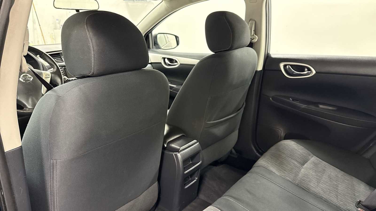 Thumbnail: 2015 Nissan Sentra - 24