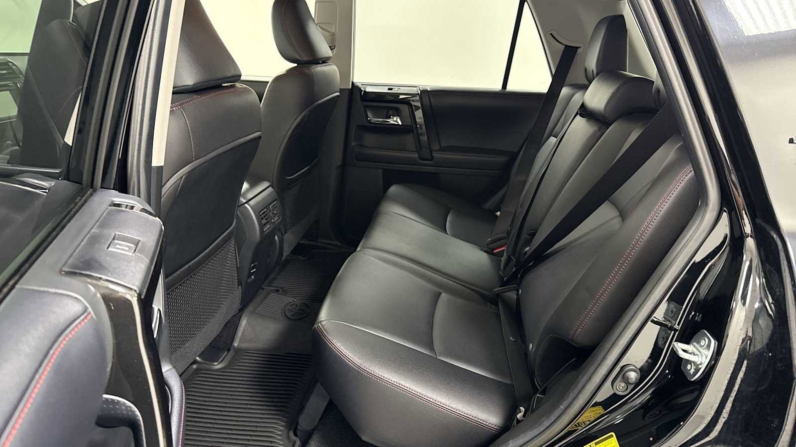 Thumbnail: 2018 Toyota 4Runner - 24