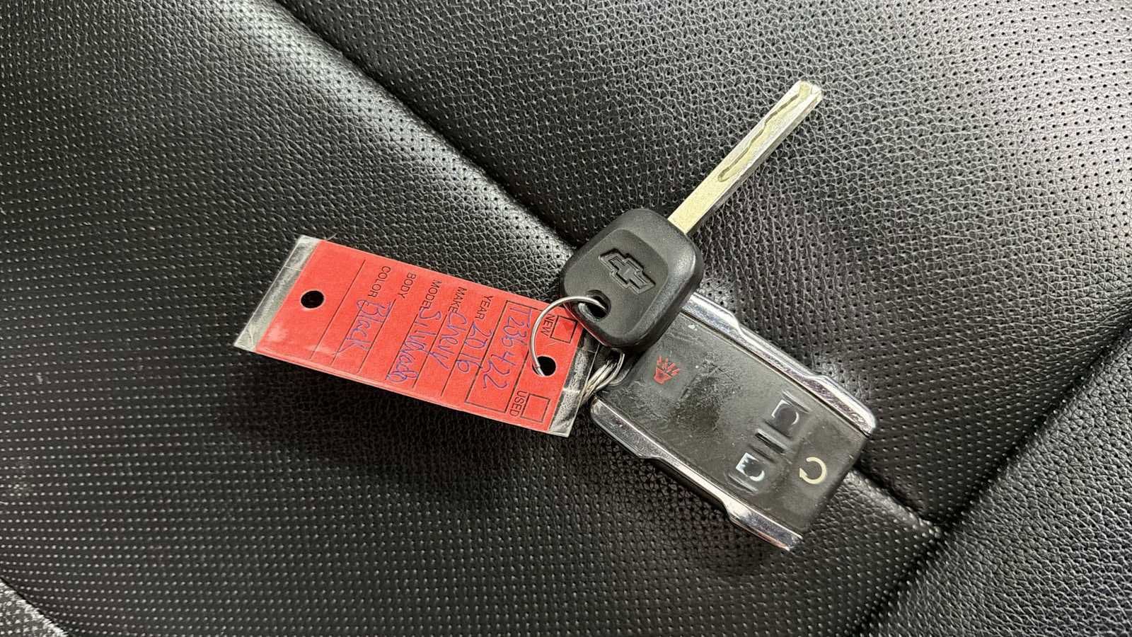 Thumbnail: 2016 Chevrolet Silverado 1500 - 32