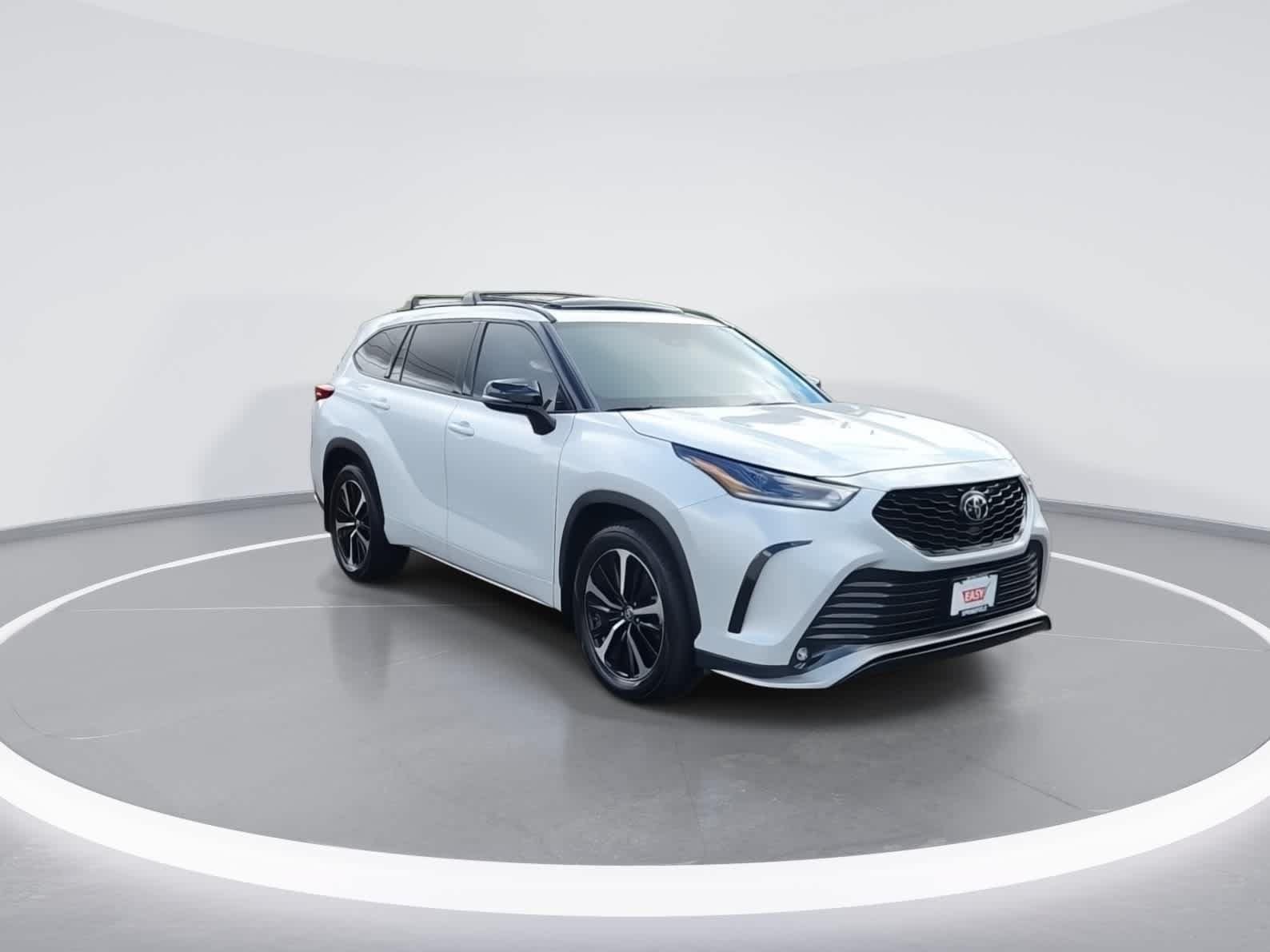 Thumbnail: 2022 Toyota Highlander - 2