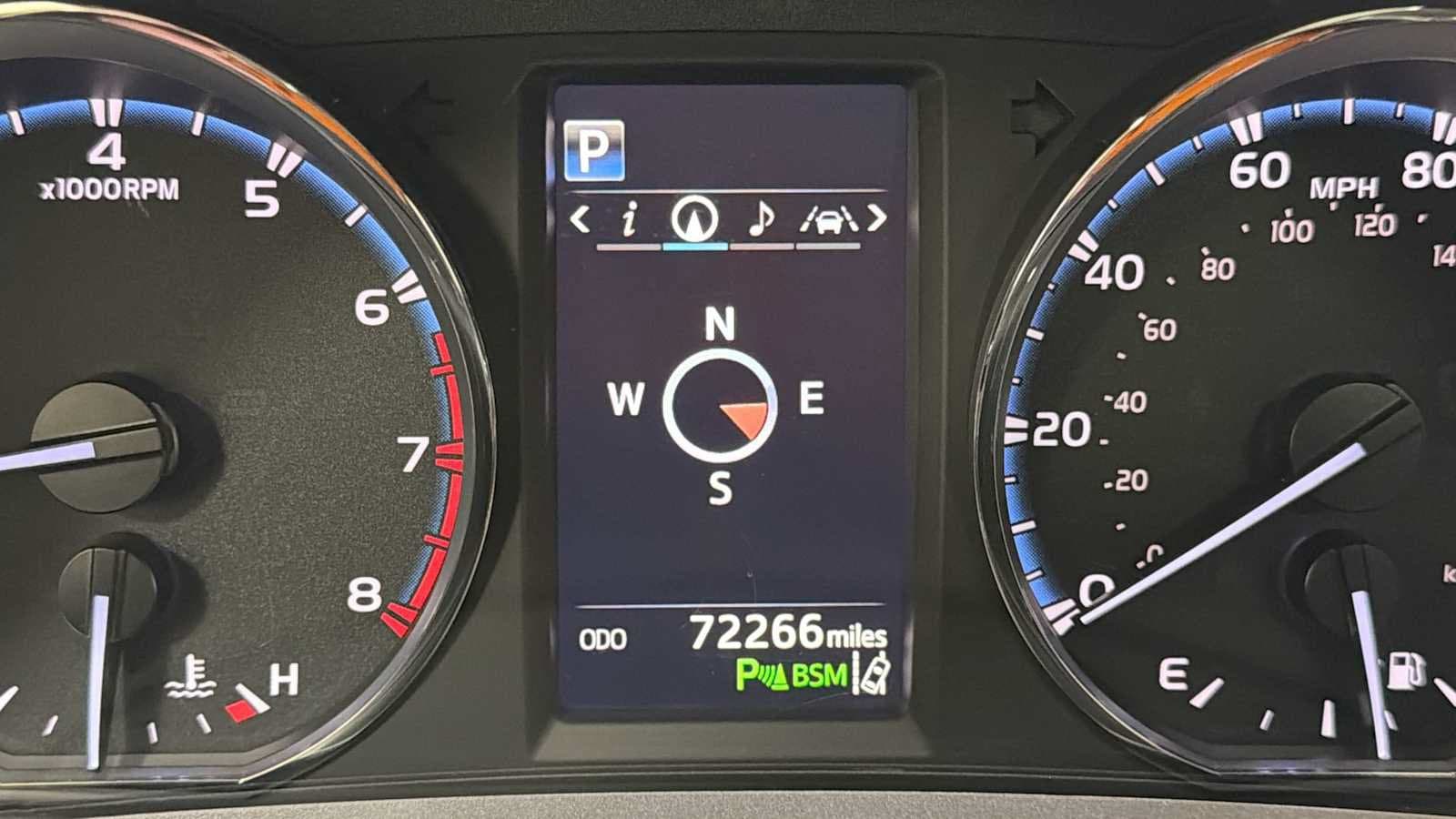 Thumbnail: 2018 Toyota RAV4 - 17