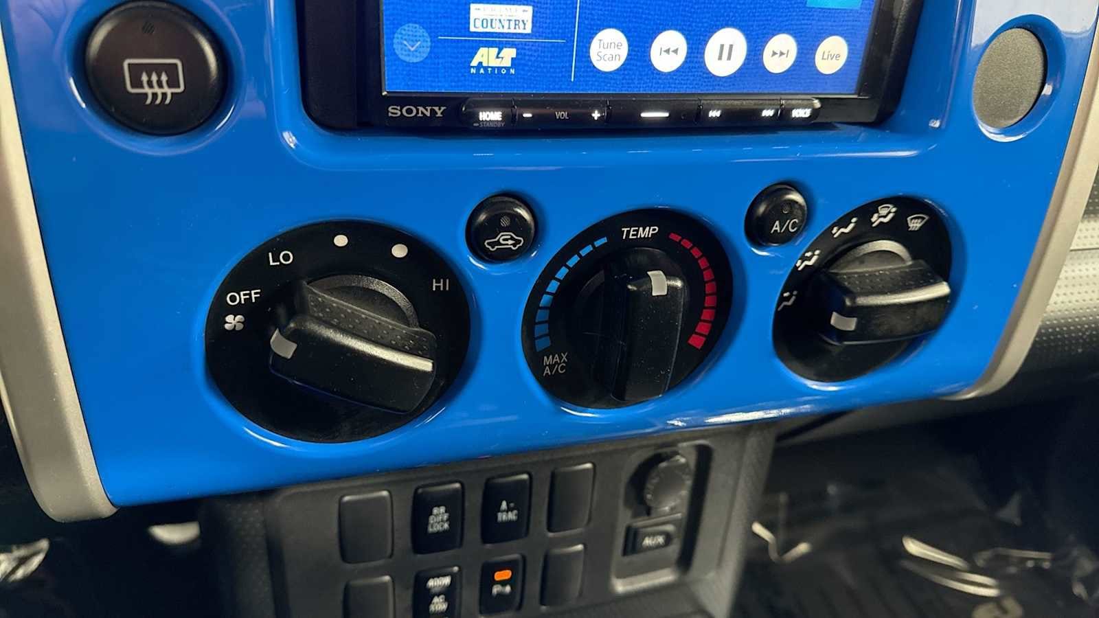 Thumbnail: 2007 Toyota FJ Cruiser - 20