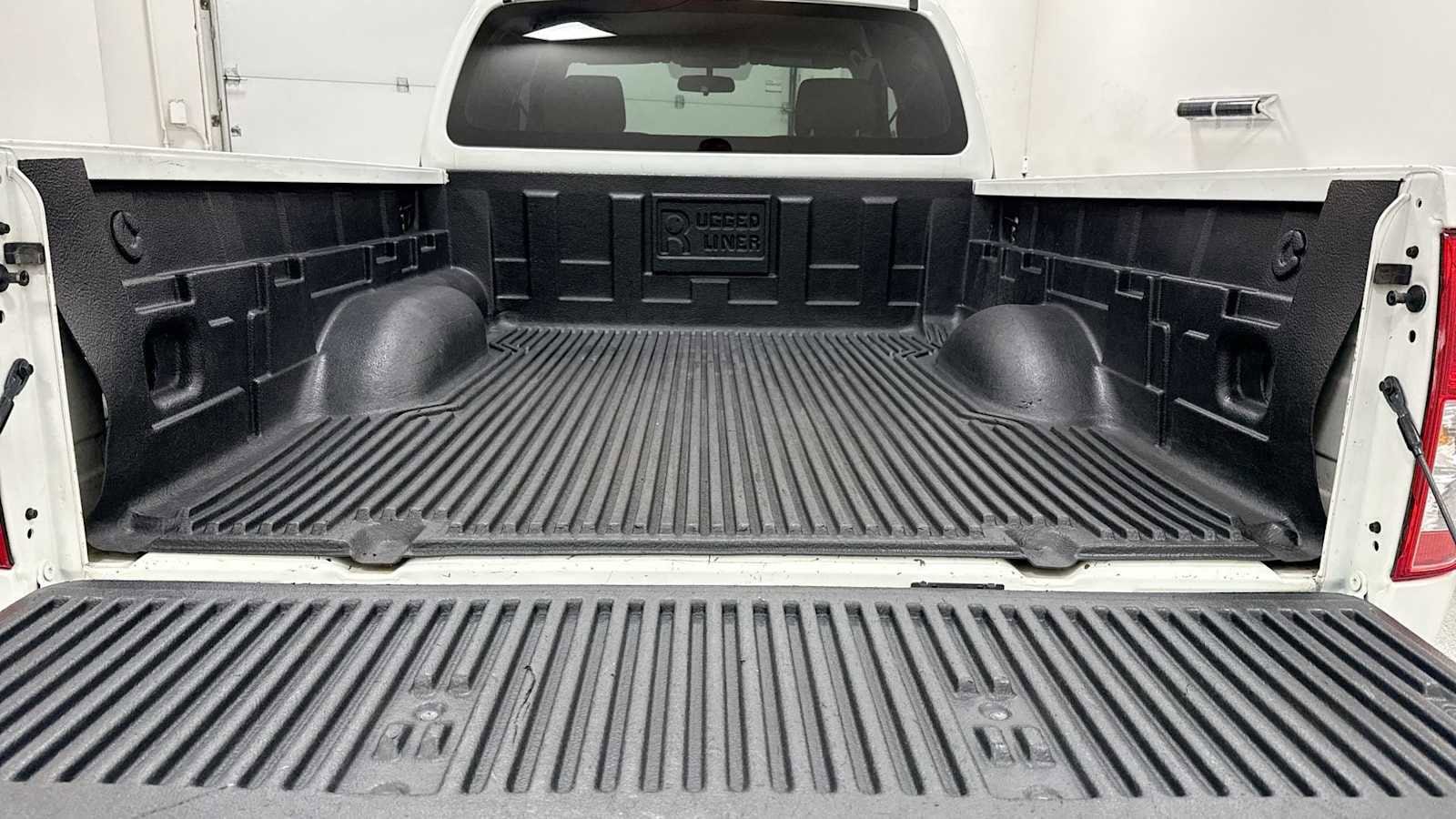Thumbnail: 2015 Nissan Frontier - 27