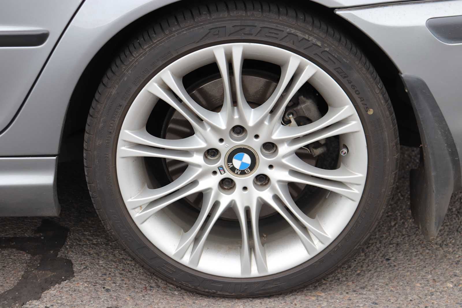 2004 BMW 3 Series 330i 9