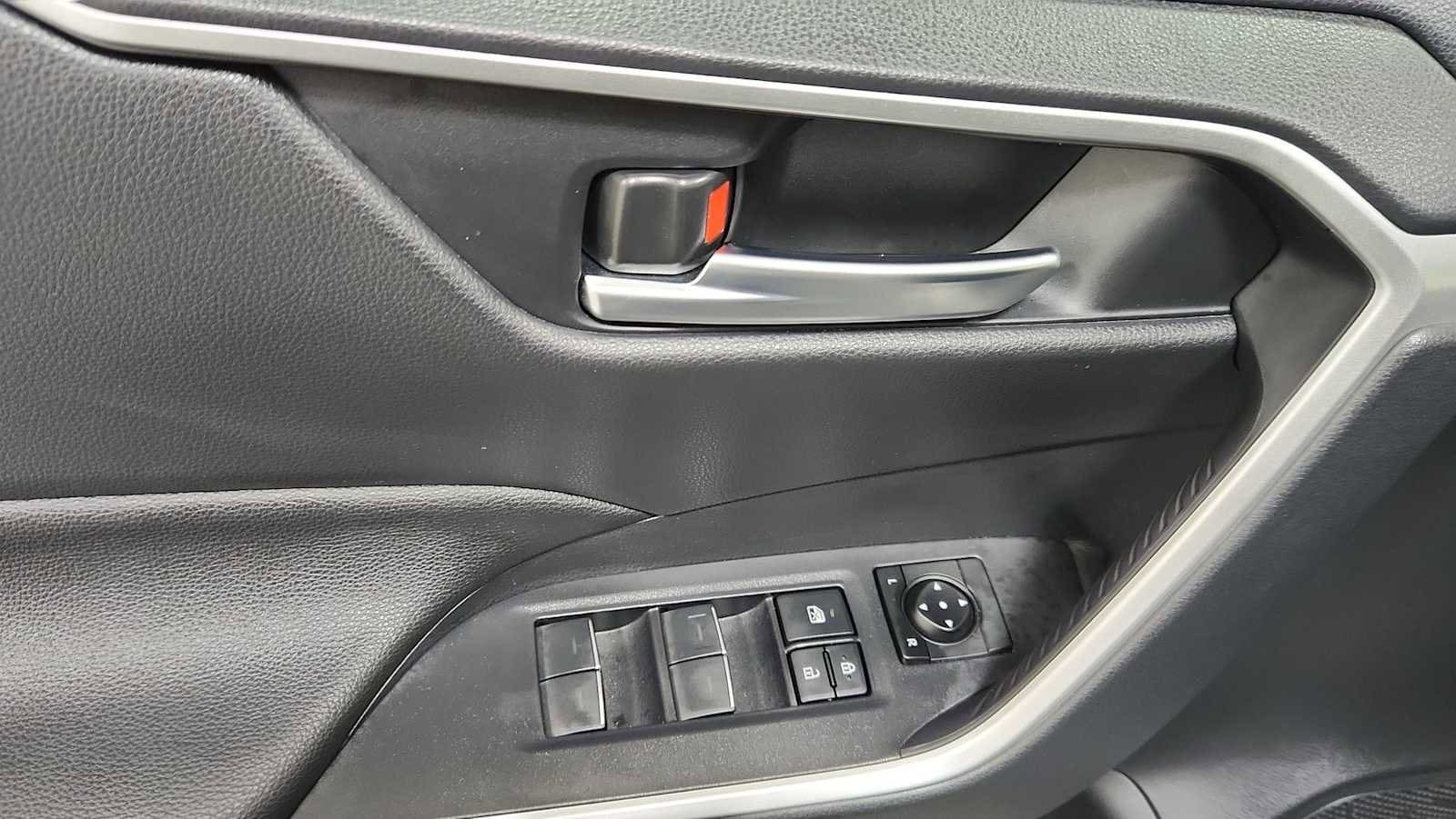 Thumbnail: 2025 Toyota RAV4 - 15