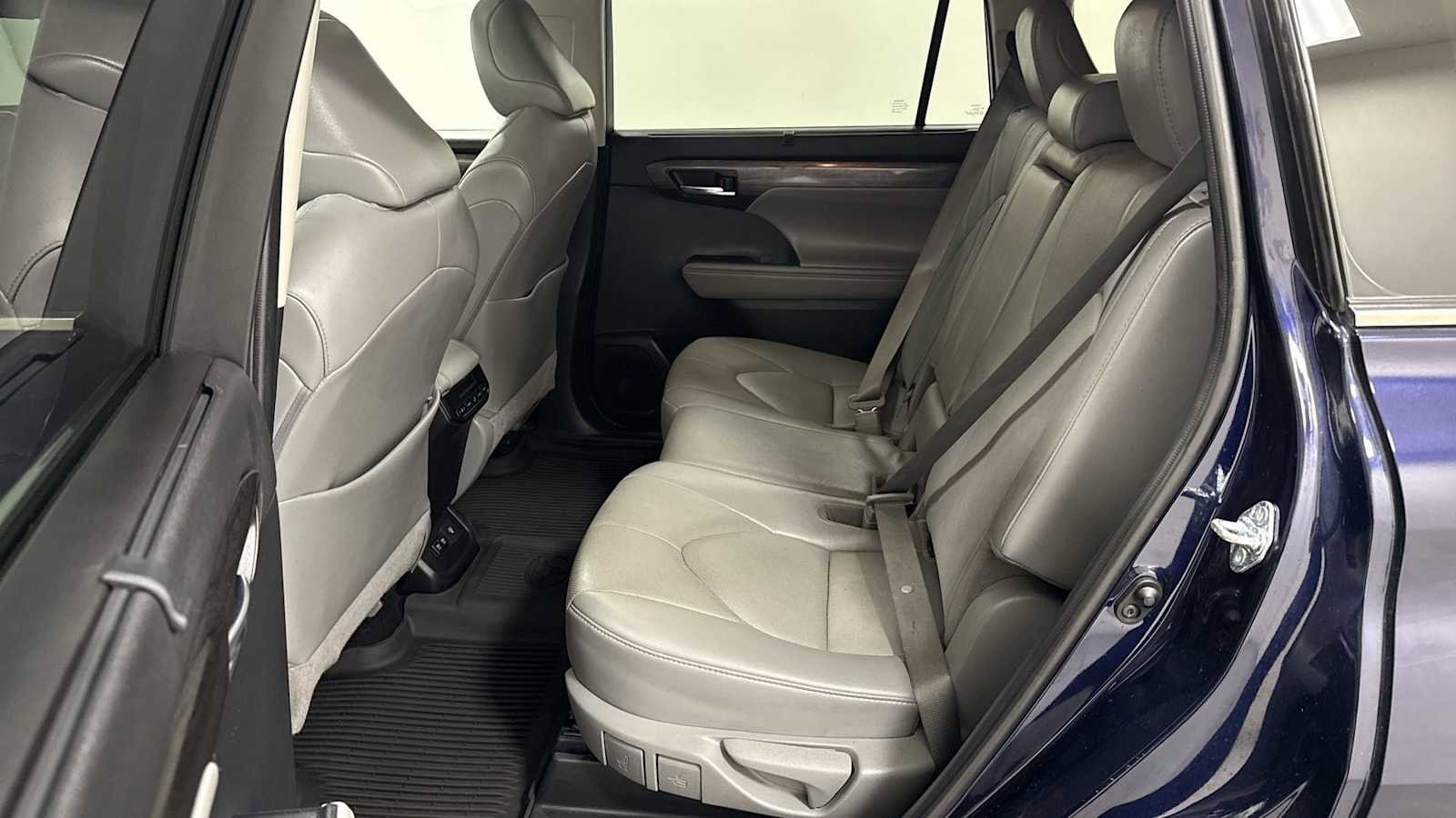 Thumbnail: 2021 Toyota Highlander - 25