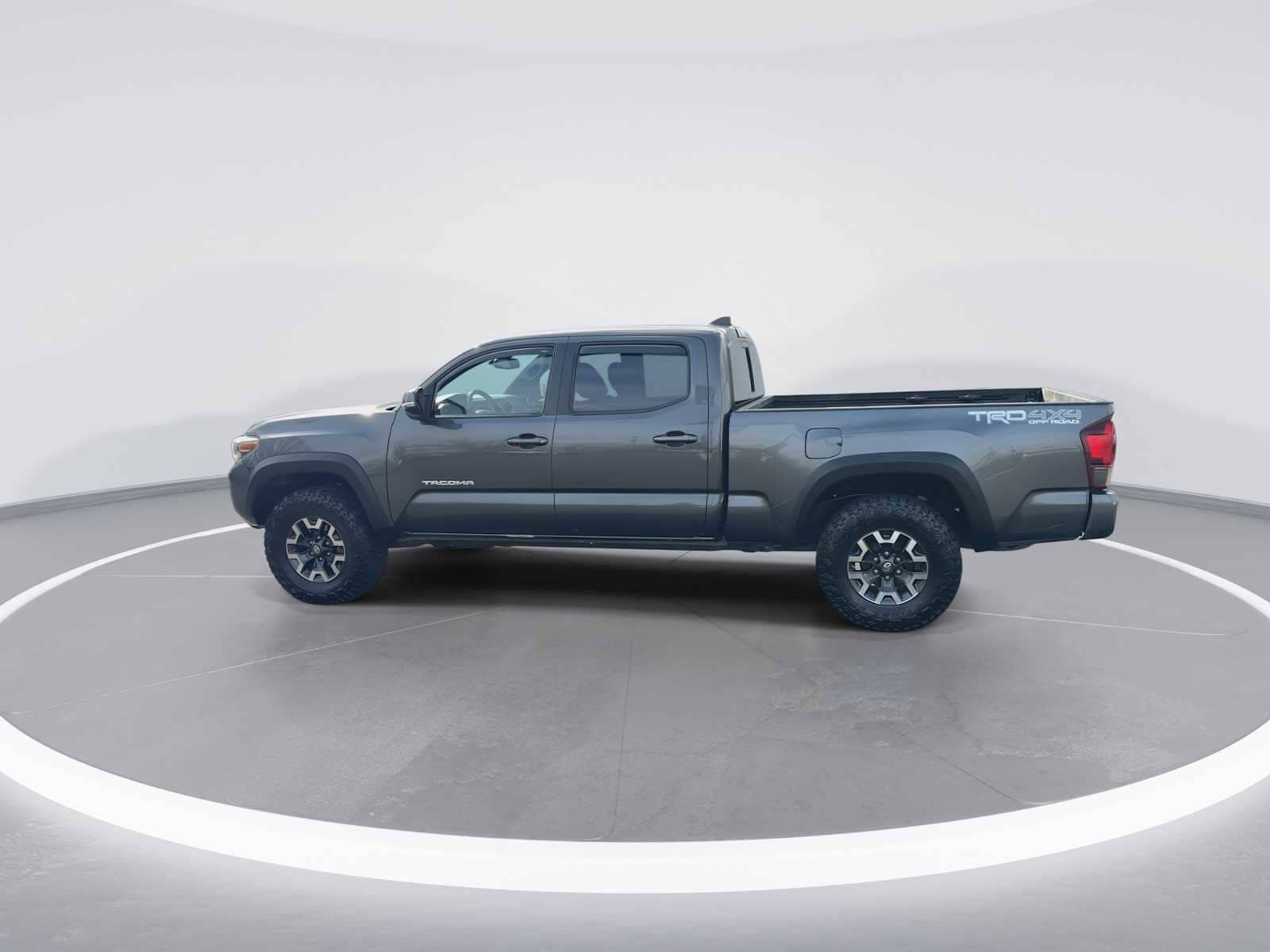 Thumbnail: 2018 Toyota Tacoma - 5