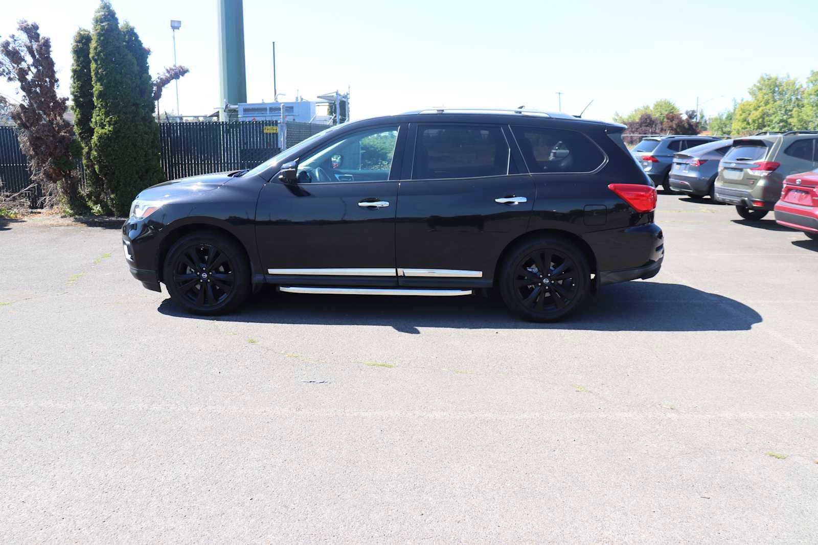 Thumbnail: 2017 Nissan Pathfinder - 8