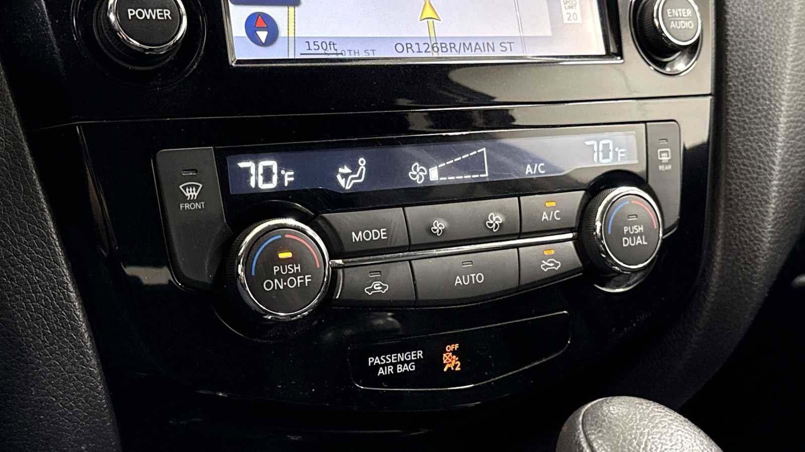 Thumbnail: 2016 Nissan Rogue - 21