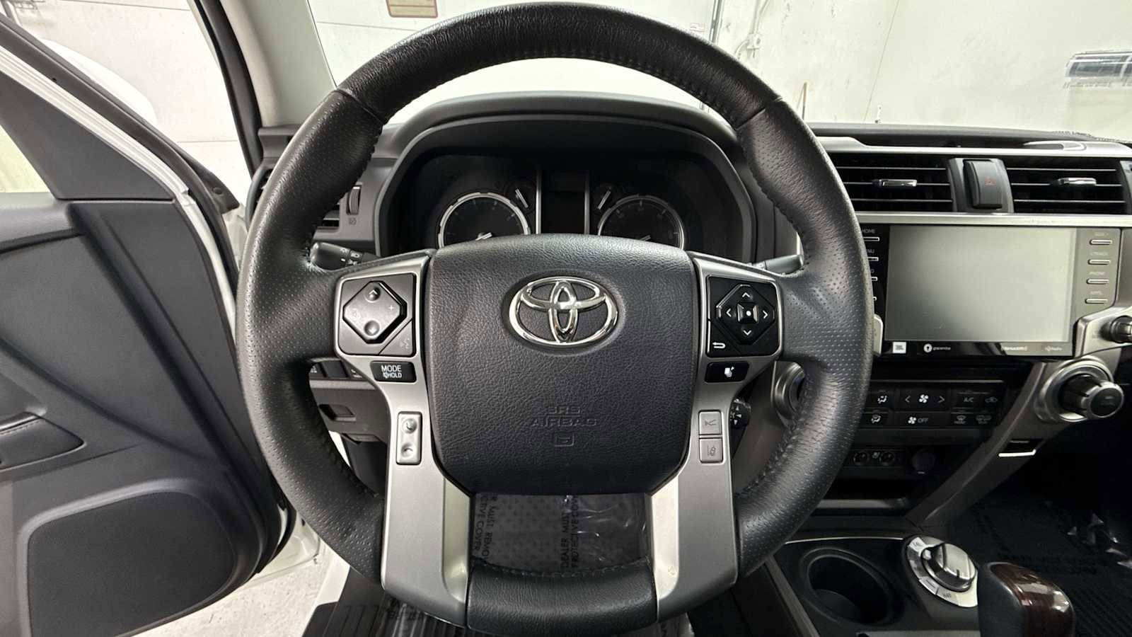 Thumbnail: 2022 Toyota 4Runner - 16