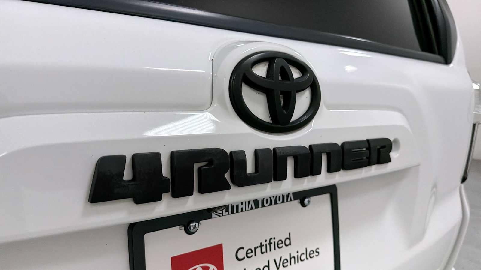 Thumbnail: 2016 Toyota 4Runner - 29