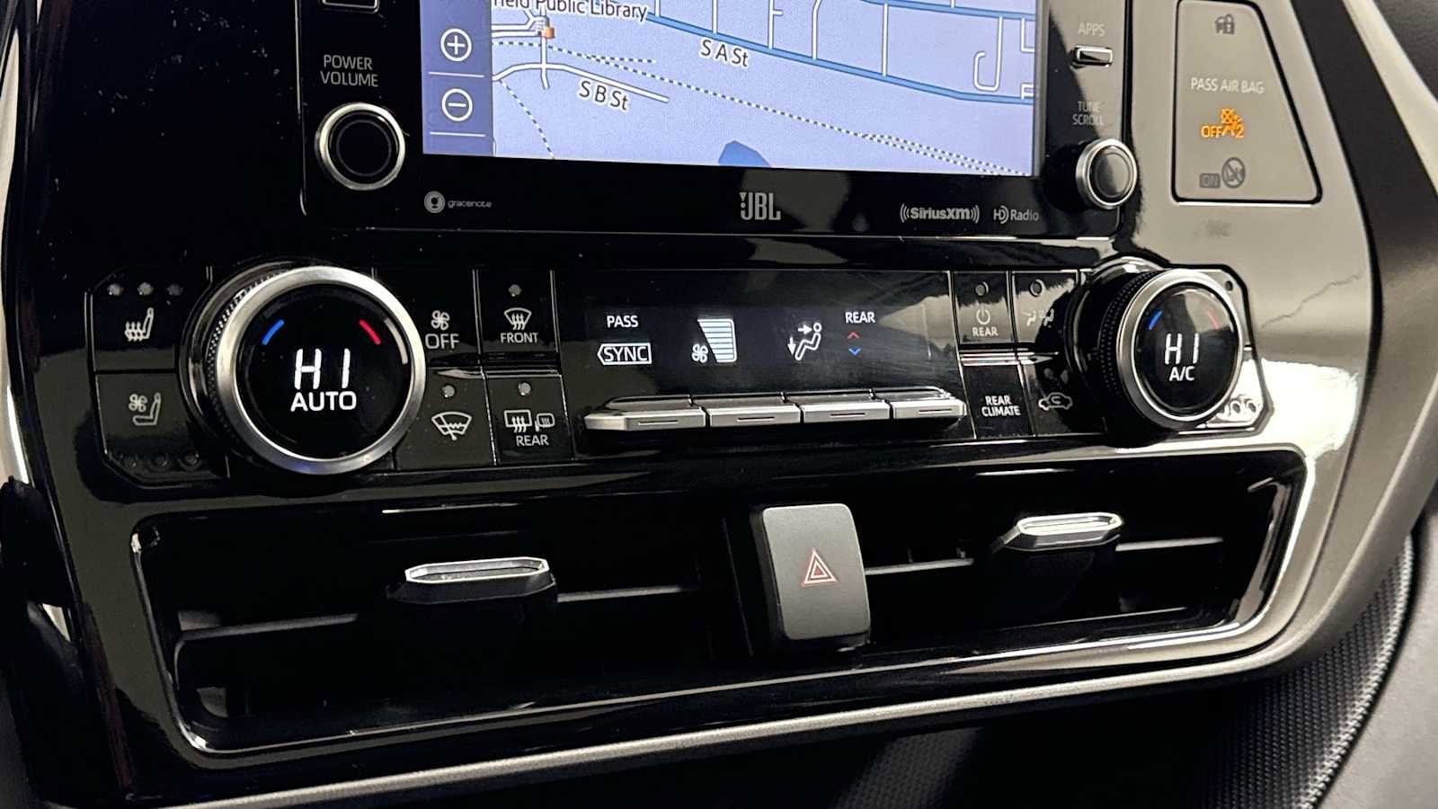 Thumbnail: 2021 Toyota Highlander - 21