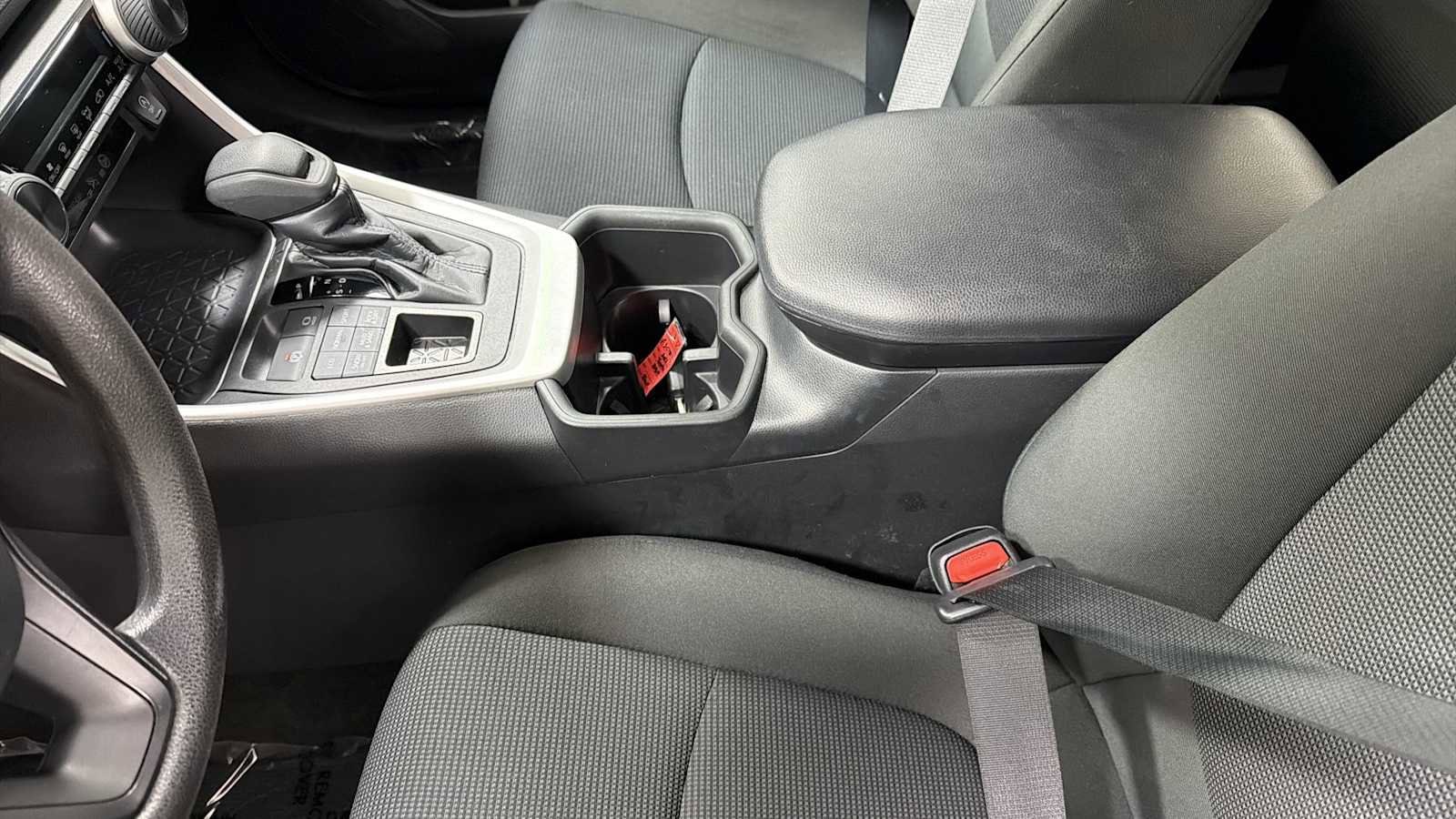 Thumbnail: 2022 Toyota RAV4 - 22