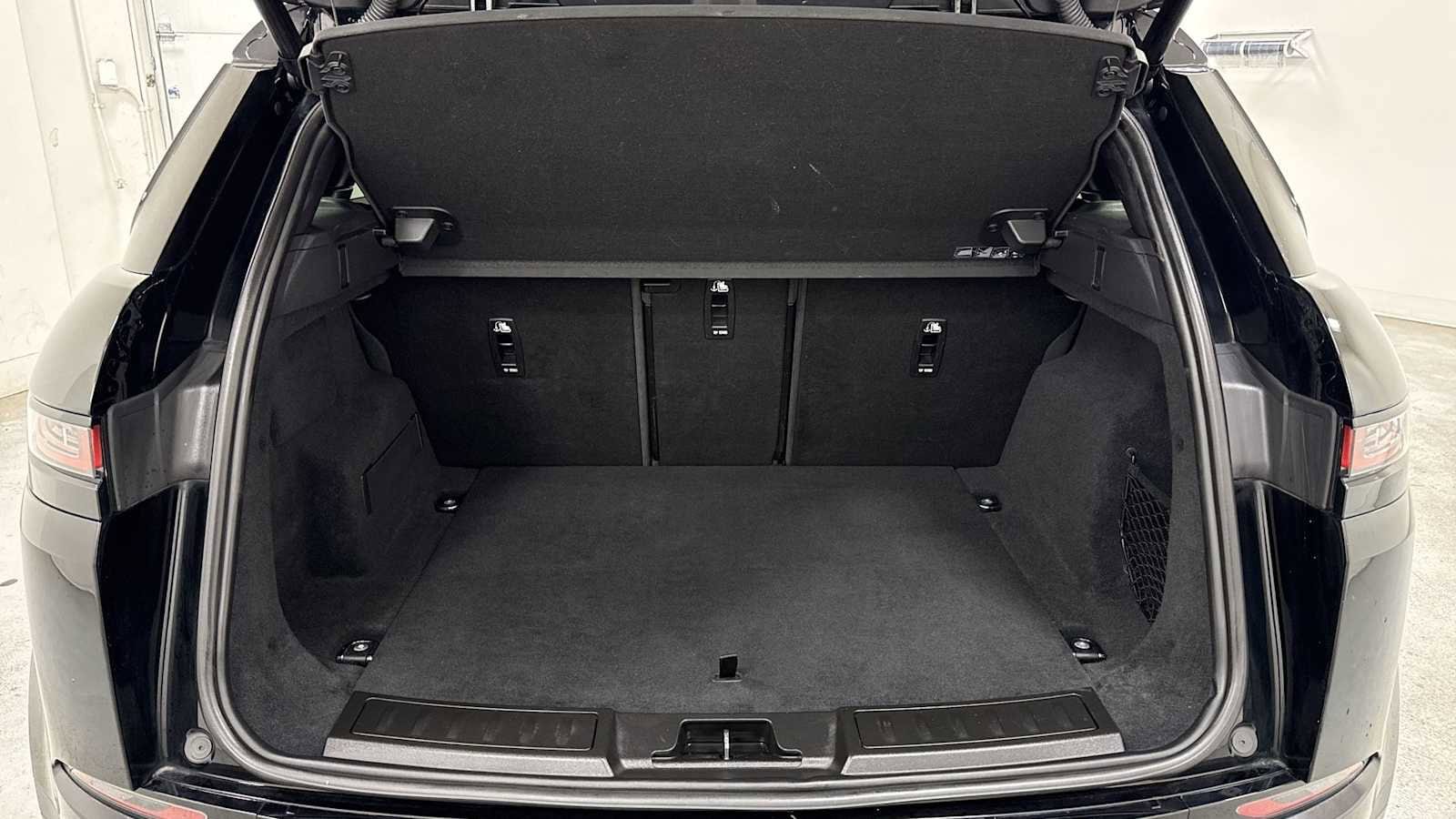 Thumbnail: 2020 Land Rover Range Rover Evoque - 27