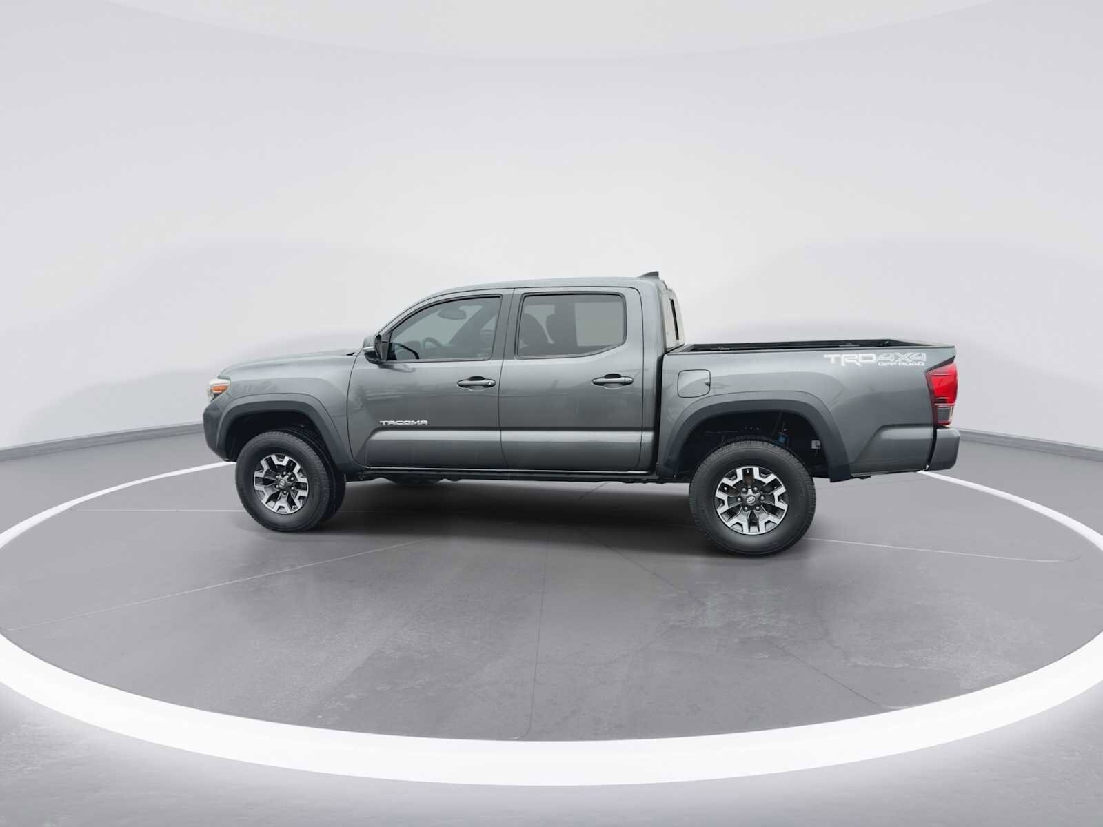 Thumbnail: 2019 Toyota Tacoma - 5