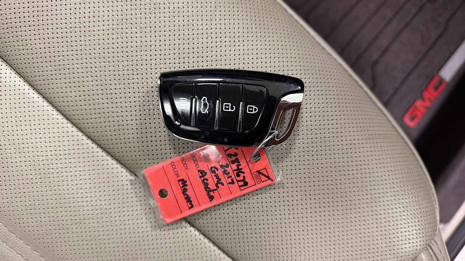 Thumbnail: 2017 GMC Acadia - 34