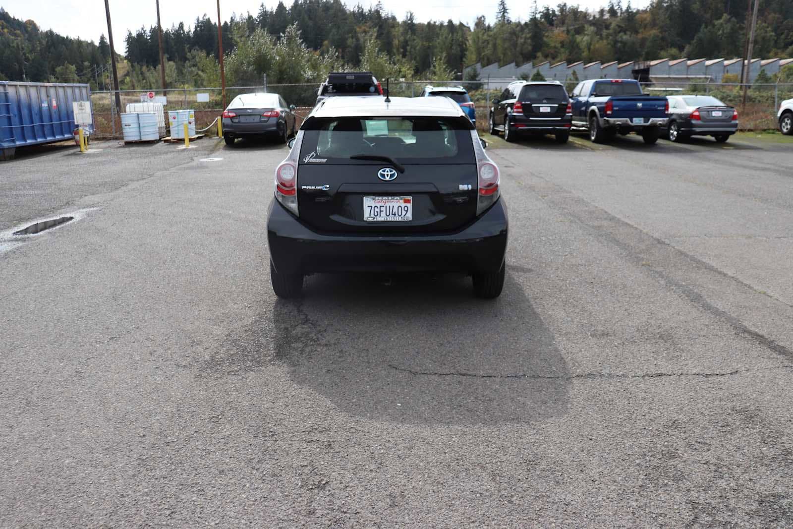 Thumbnail: 2014 Toyota Prius c - 6