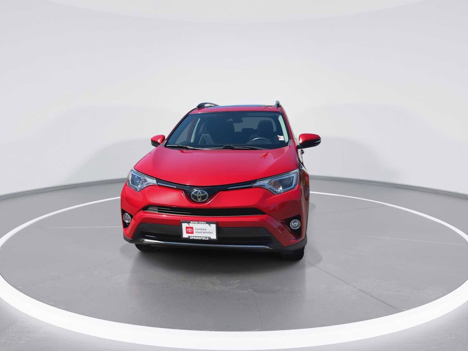 Thumbnail: 2017 Toyota RAV4 - 3
