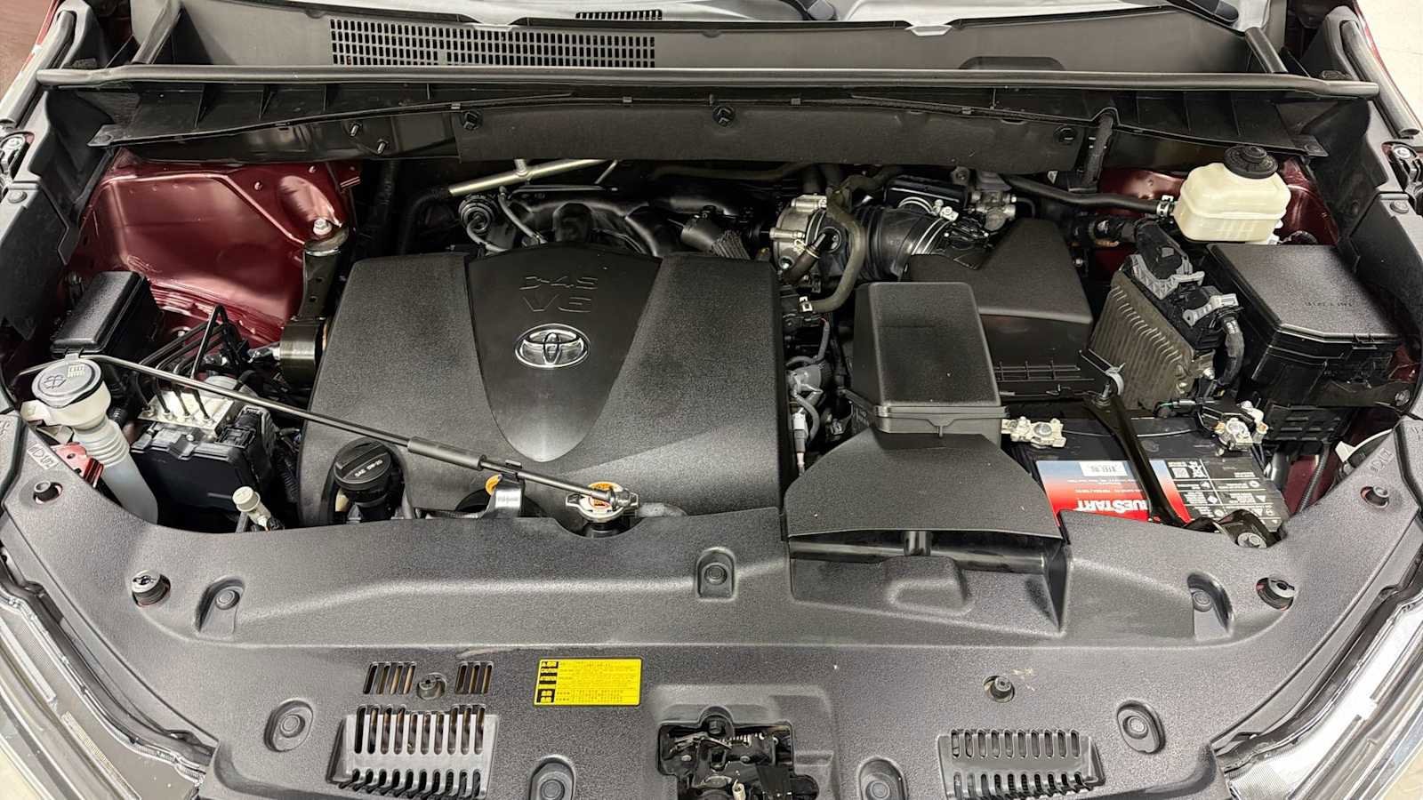 Thumbnail: 2019 Toyota Highlander - 32