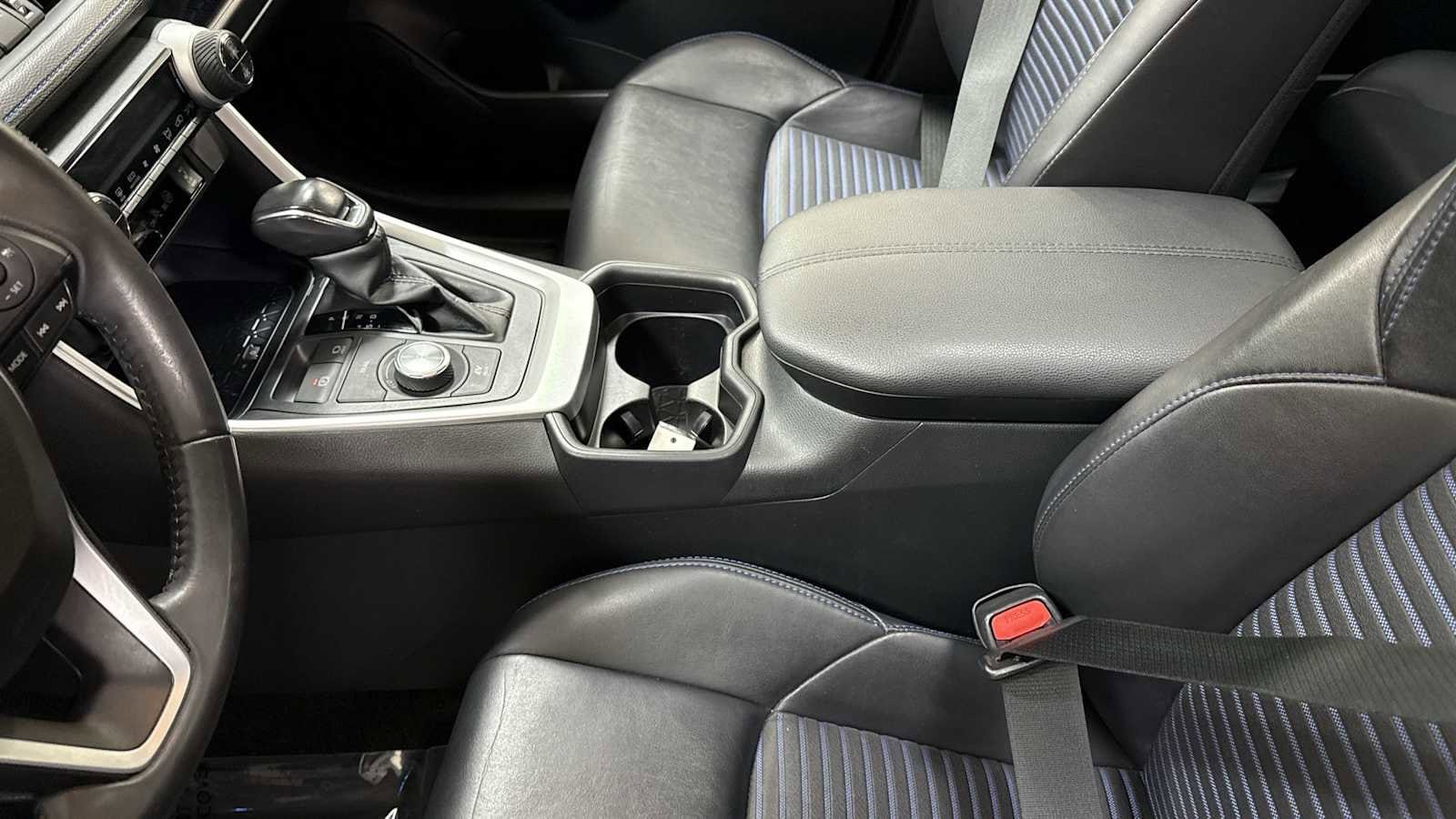 Thumbnail: 2019 Toyota RAV4 - 23