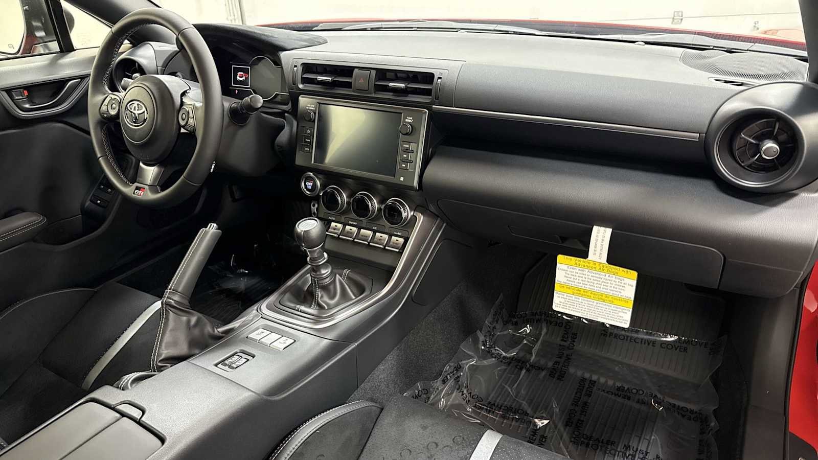 Thumbnail: 2025 Toyota GR86 - 25