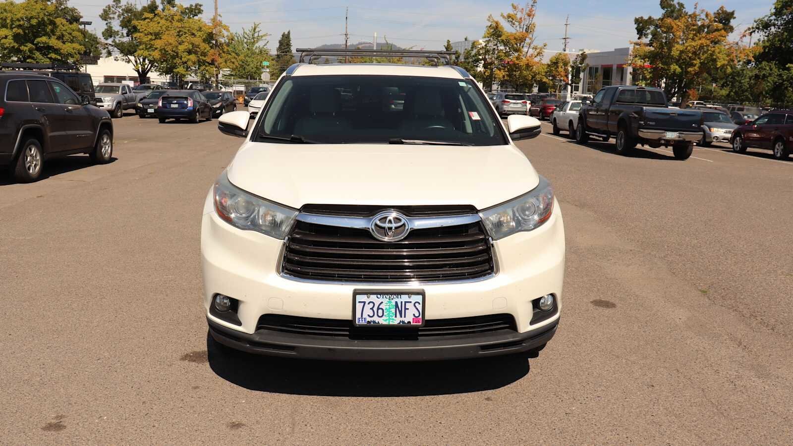 Used 2015 Toyota Highlander XLE with VIN 5TDJKRFH2FS178207 for sale in Springfield, OR