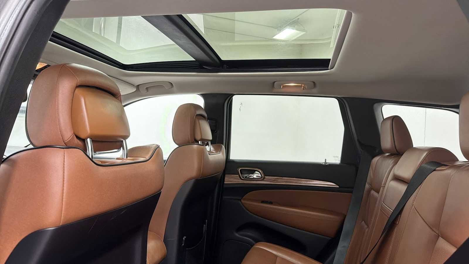 Thumbnail: 2013 Jeep Grand Cherokee - 24